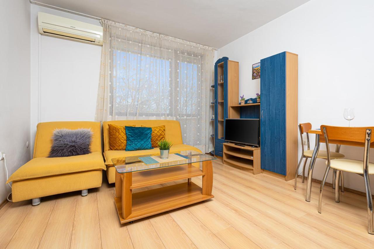 Lovely 1Bd Apartment Close To The Summer Theatre Plovdiv Kültér fotó